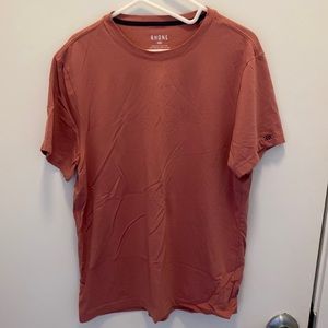 Rhône casual T size large